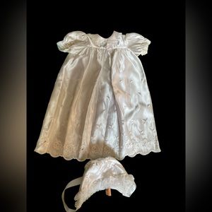Madonna christening gown with bonnet